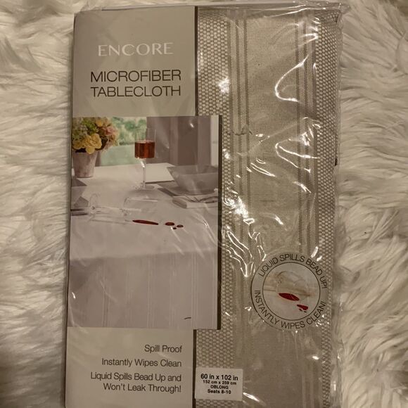 Encore tan microfiber tablecloth 60” x 102” - Picture 2 of 8